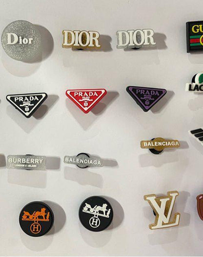 Pin's
